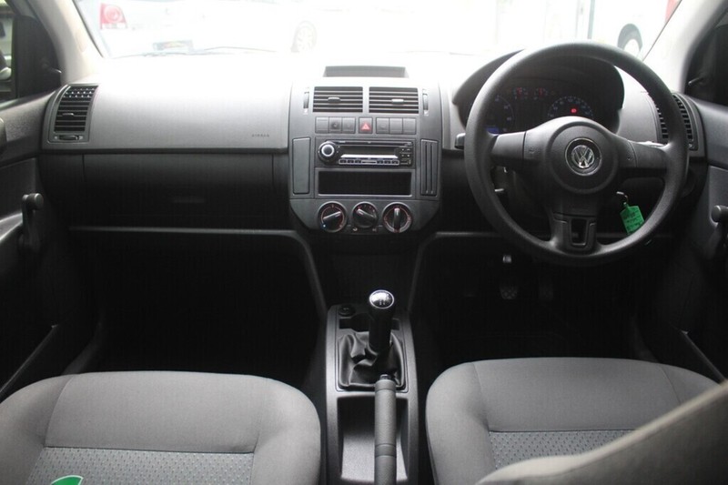 Volkswagen Polo Vivo - Authentique Autos - Image 4
