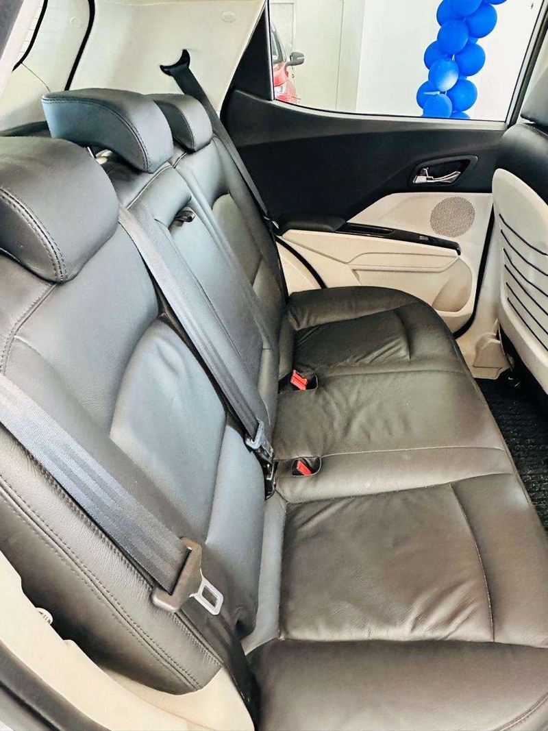 Mahindra XUV300 - Thorp Tableview - Image 9