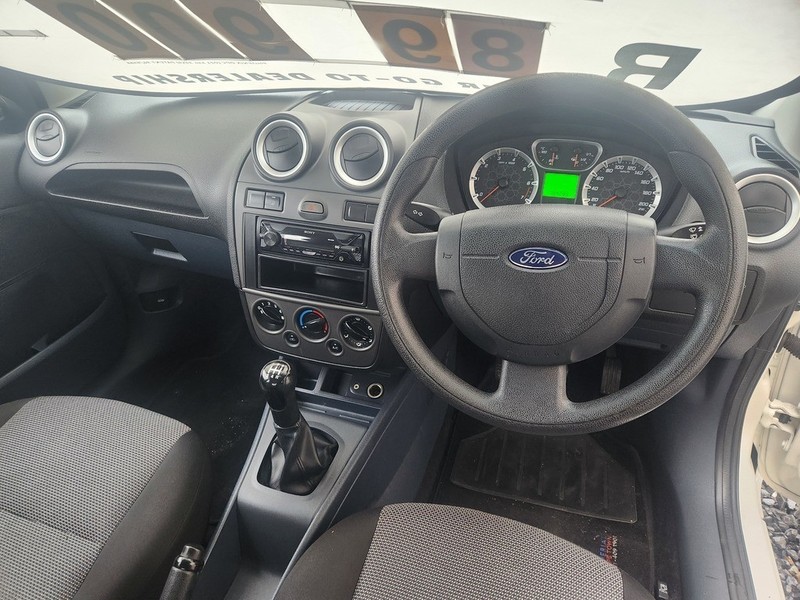Ford Ikon - WHEELSPOT - Image 3