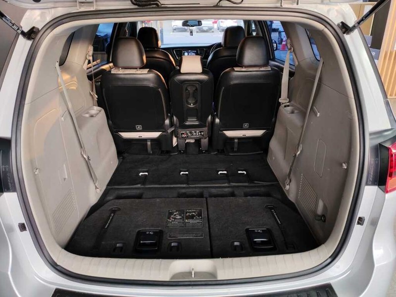 Kia grand sedona - Auto Investments Hatfield - Image 10