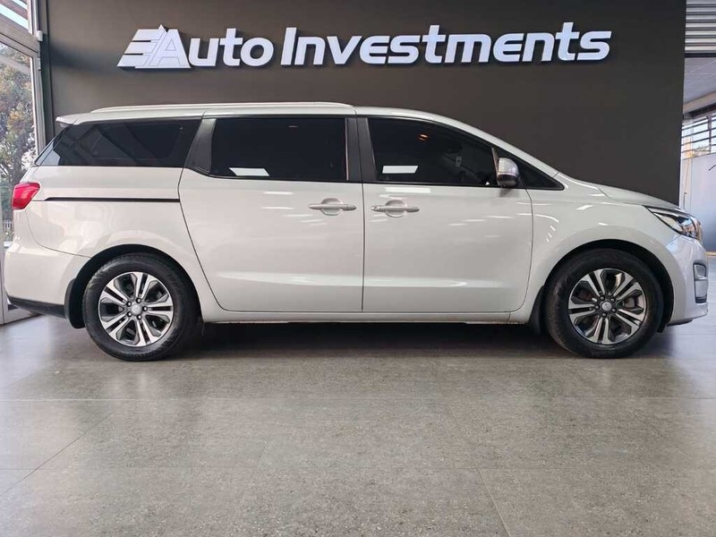 Kia grand sedona - Auto Investments Hatfield - Image 3