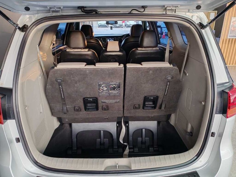 Kia grand sedona - Auto Investments Hatfield - Image 9