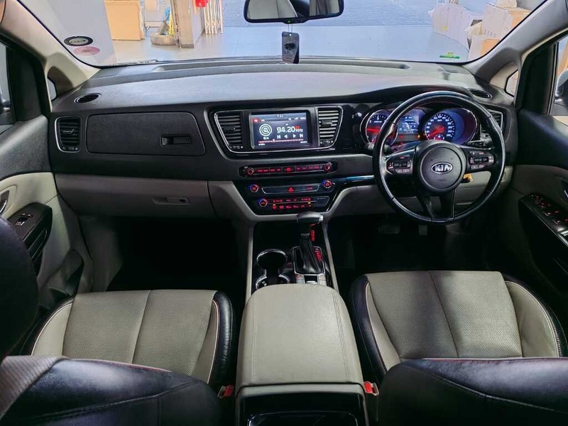 Kia grand sedona - Auto Investments Hatfield - Image 17