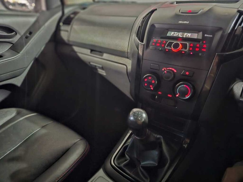 Isuzu KB - Auto Hot Spot - Image 8