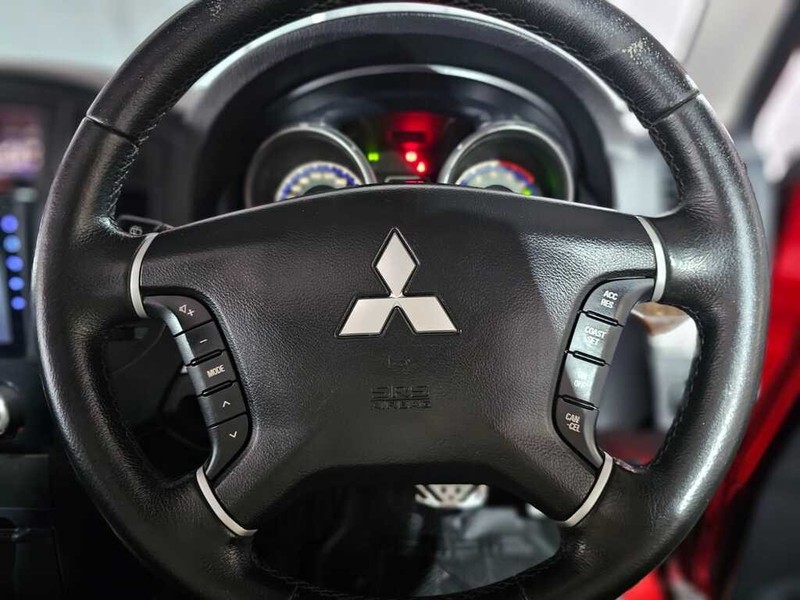 Mitsubishi Pajero - Auto Hot Spot - Image 9
