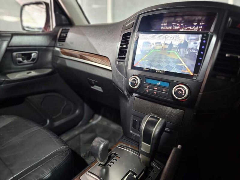 Mitsubishi Pajero - Auto Hot Spot - Image 11