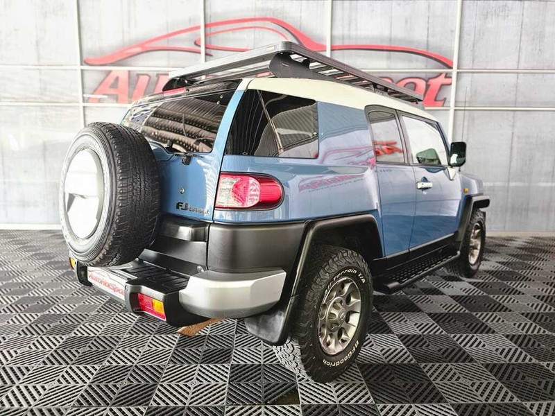 Toyota FJ Cruiser - Auto Hot Spot - Image 3