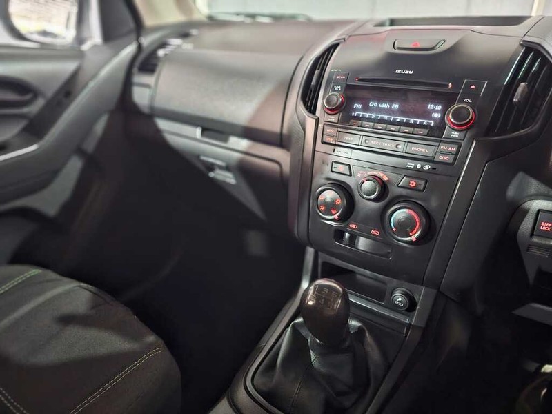 Isuzu KB - Auto Hot Spot - Image 11