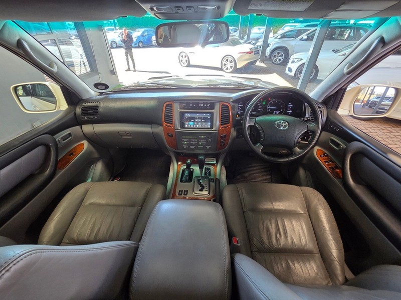 Toyota Land Cruiser - Auto Investments Montana - Image 10