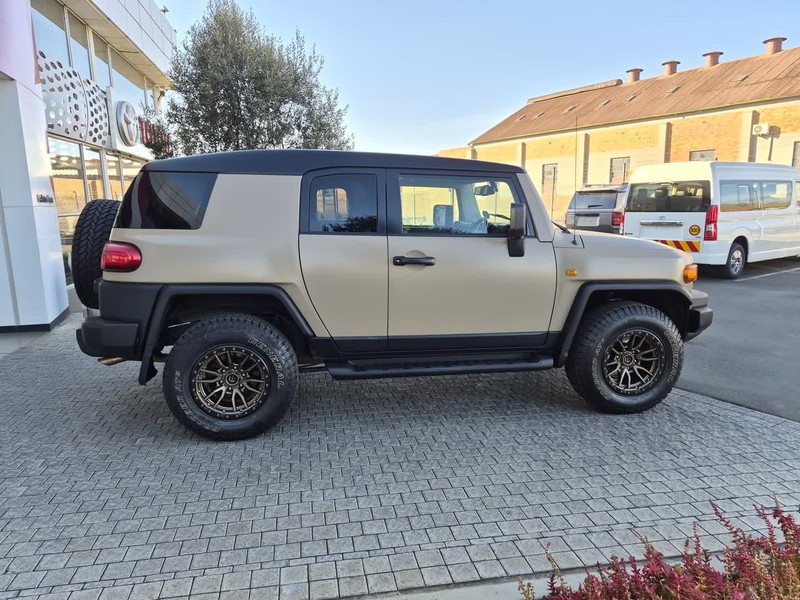 Toyota FJ Cruiser - Nic Bottari Toyota - Image 3