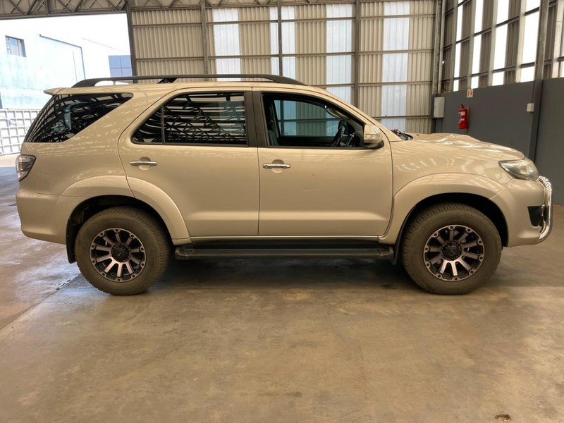 Toyota Fortuner - Mit Mak Motors - Image 4