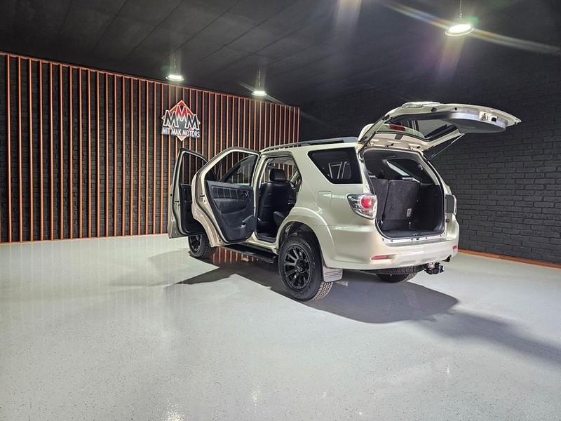 Toyota Fortuner - Mit Mak Motors - Image 24