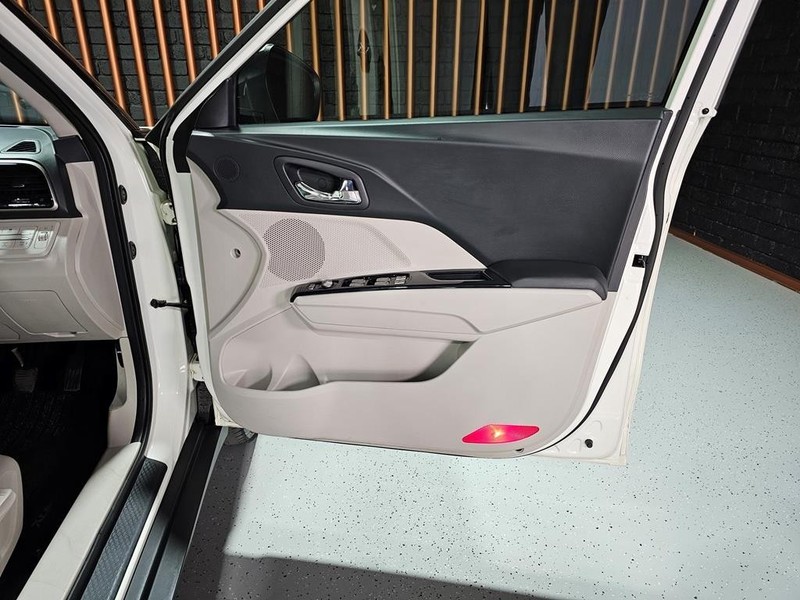 Mahindra XUV300 - Mit Mak Motors - Image 7