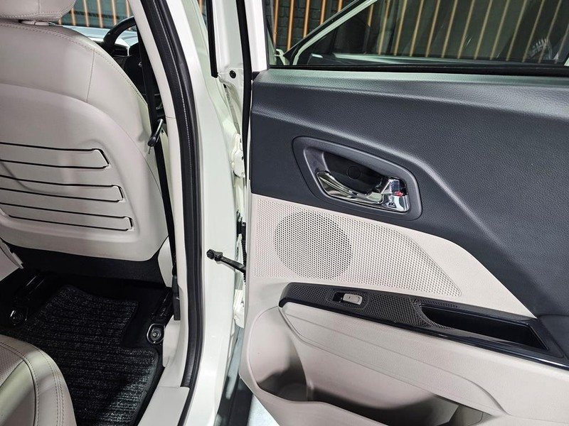 Mahindra XUV300 - Mit Mak Motors - Image 21