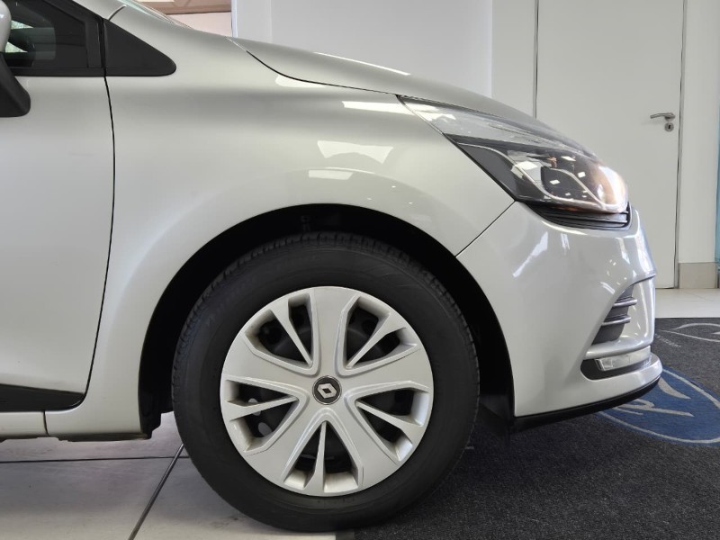Renault Clio - Ford Bryanston - Image 17