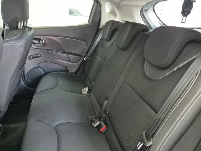 Renault Clio - Ford Bryanston - Image 9