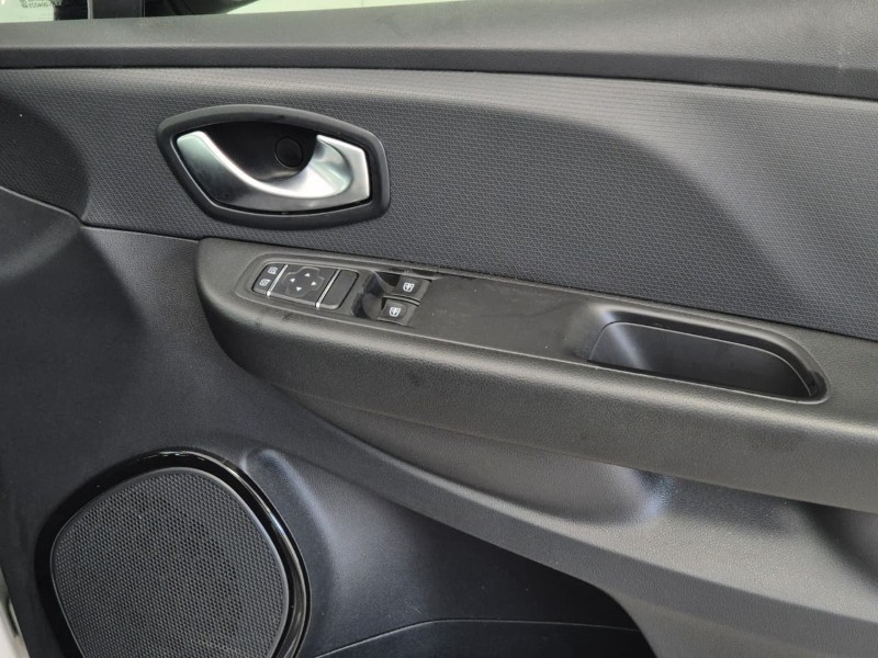 Renault Clio - Ford Bryanston - Image 13