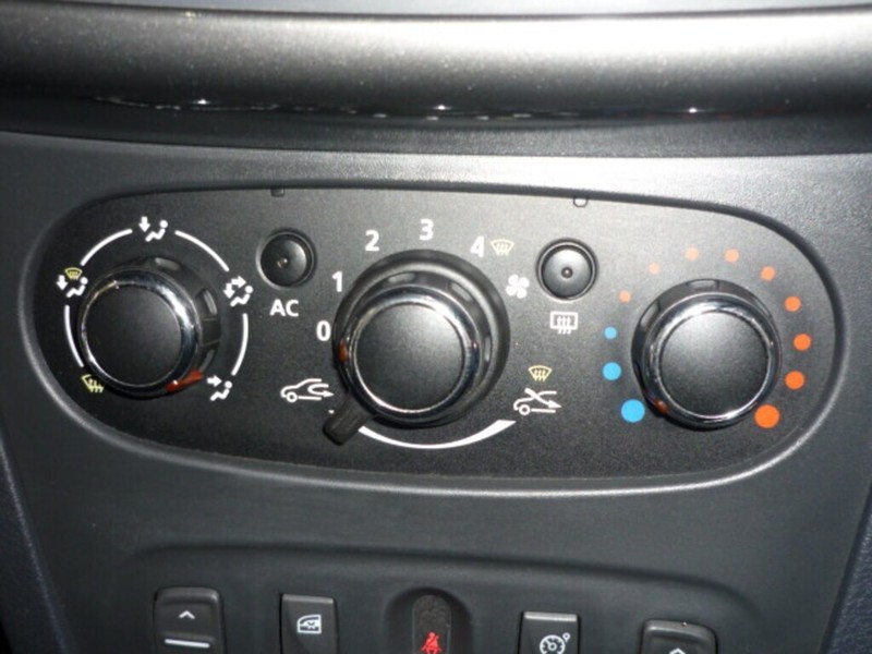 Renault Sandero - LisaCars - Image 20