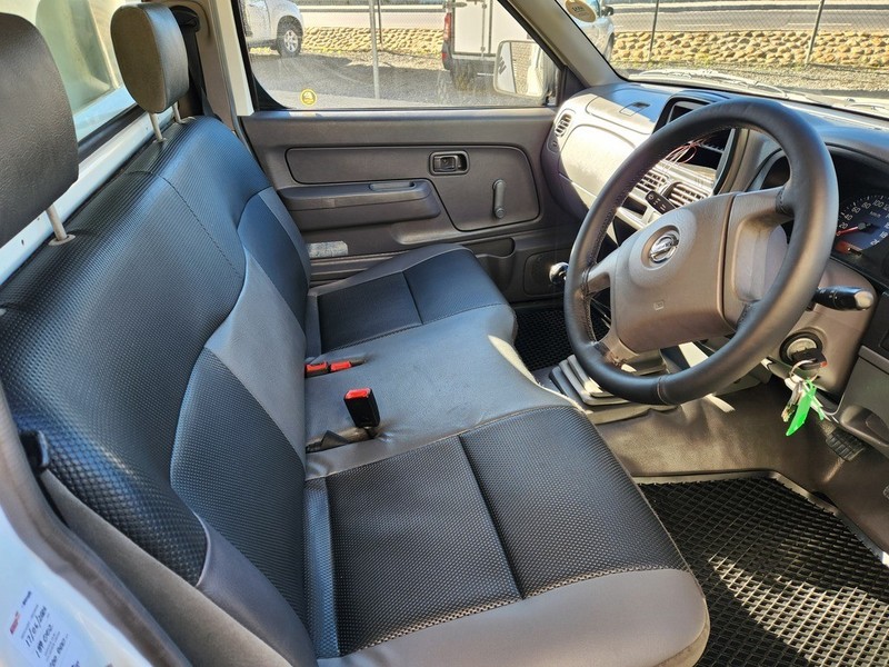 Nissan NP300 Hardbody - WHEELSPOT - Image 4