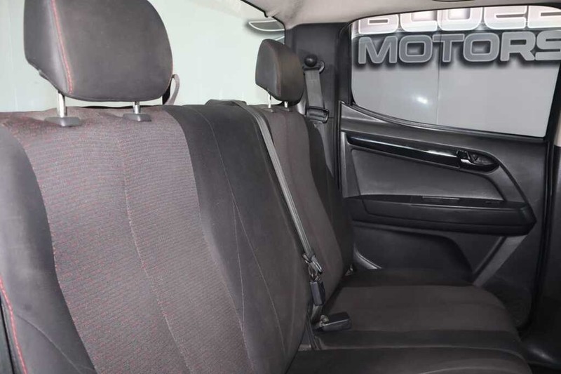 Isuzu D-Max - Bluebird Motors - Image 6