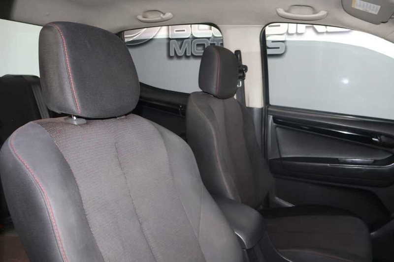 Isuzu D-Max - Bluebird Motors - Image 5