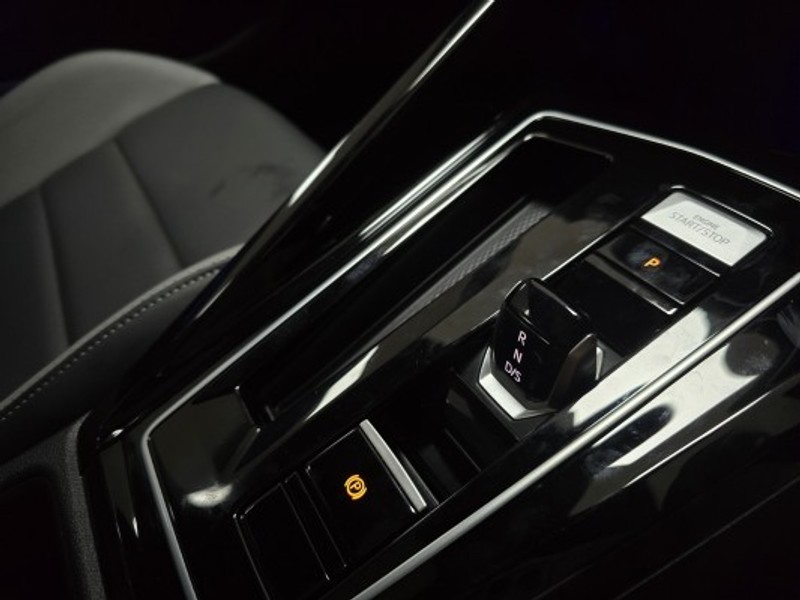 Volkswagen Golf - Hatfield VW Northcliff - Image 9