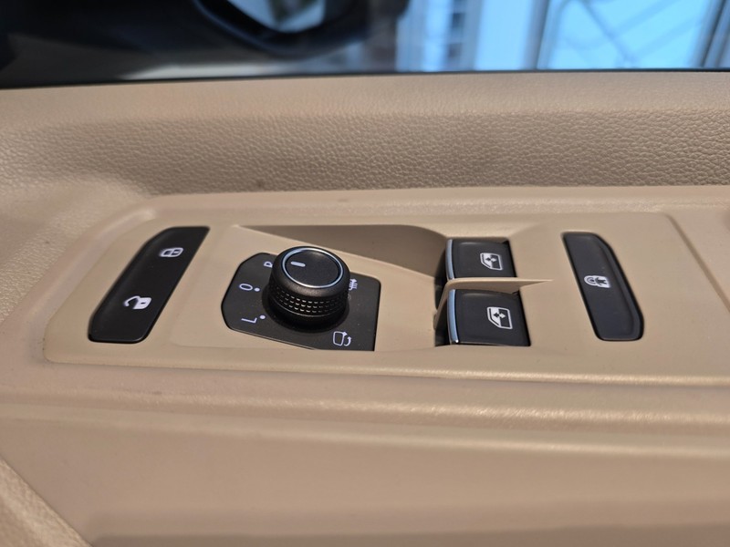 Volkswagen Caravelle - Hatfield VW Northcliff - Image 13