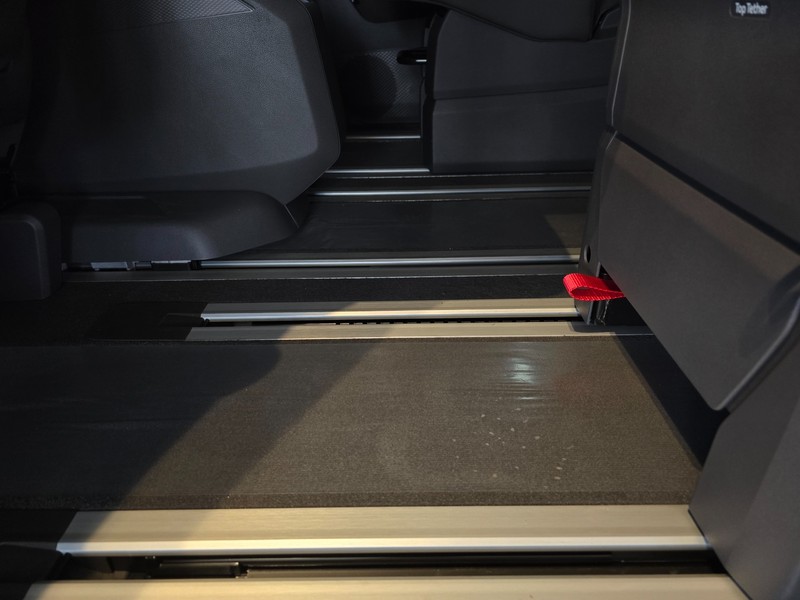 Volkswagen Caravelle - Hatfield VW Northcliff - Image 18