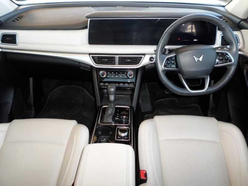 Mahindra XUV700 - Auto Investments Waterkloof - Image 13