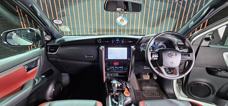 Toyota Fortuner - Mit Mak Motors - Image 23