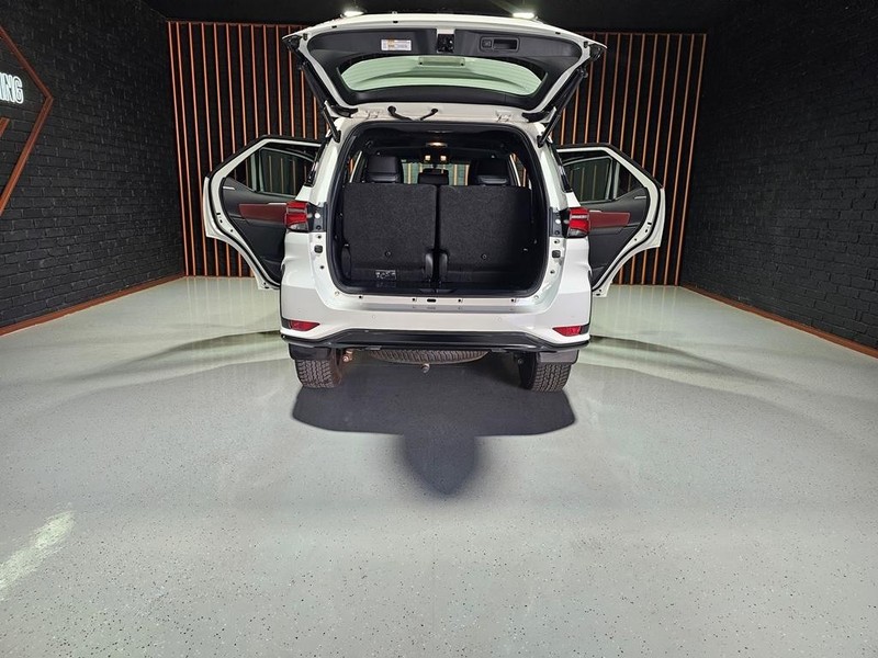 Toyota Fortuner - Mit Mak Motors - Image 25