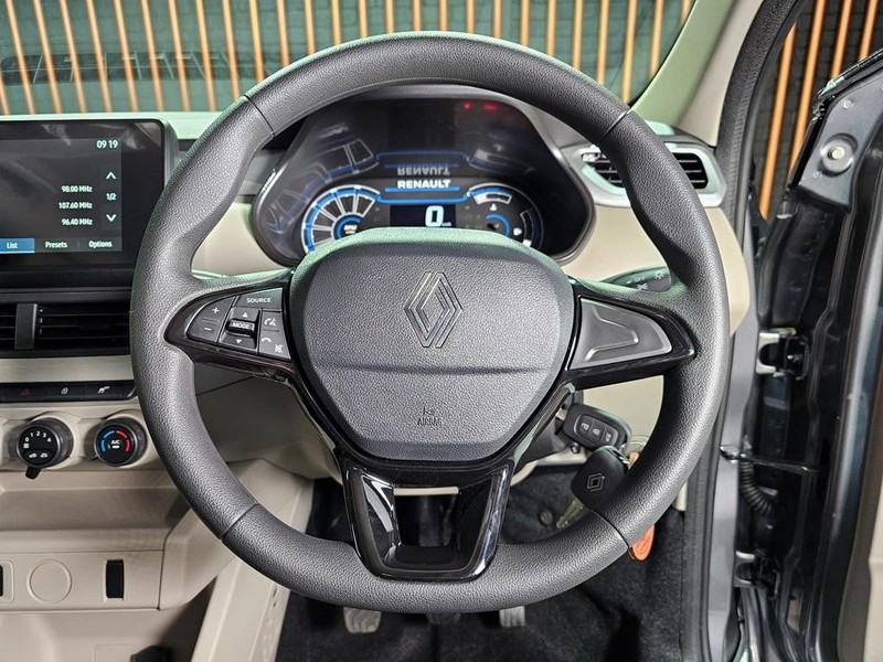 Renault Triber - Mit Mak Motors - Image 11