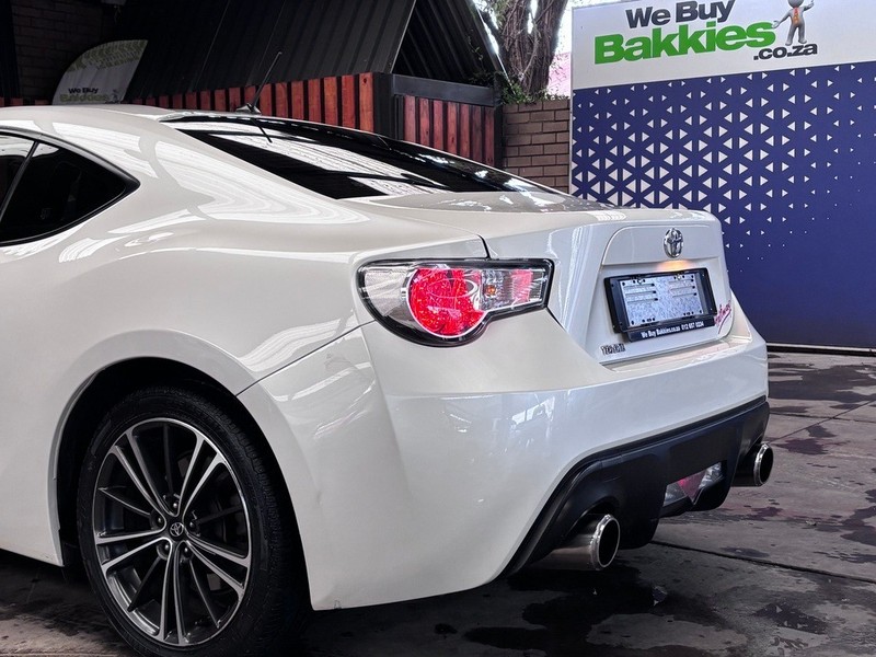 Toyota 86 - We Buy Bakkies - Image 8