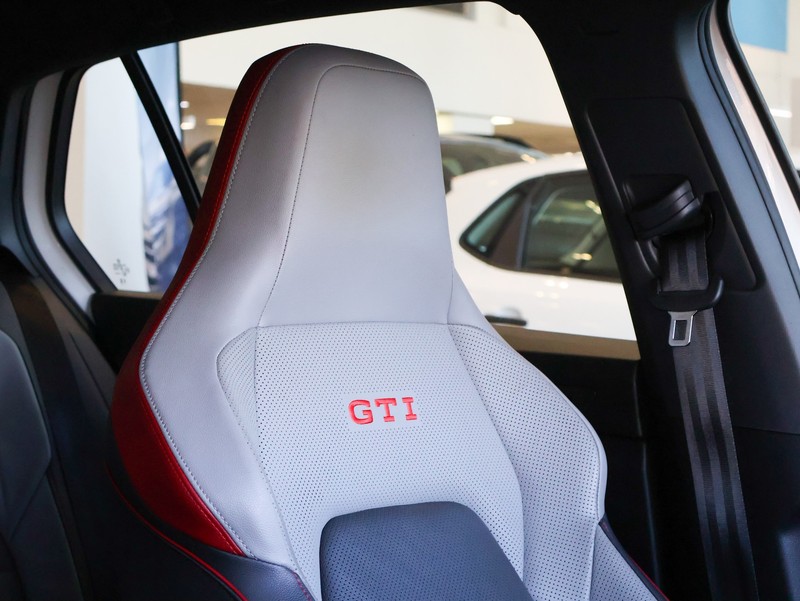 Volkswagen Golf - Hatfield VW Melrose Arch - Image 17