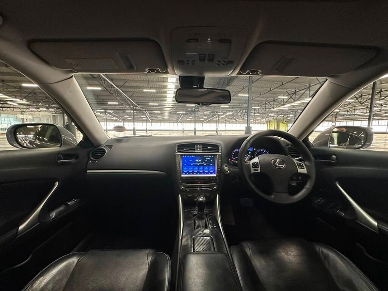 Lexus IS - Bakwena Auto Sales - Image 9