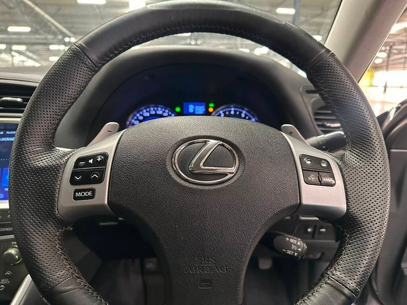 Lexus IS - Bakwena Auto Sales - Image 15