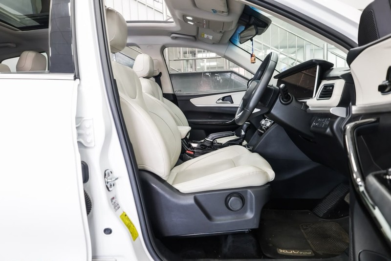 Mahindra XUV700 - Geely Hatfield - Image 10