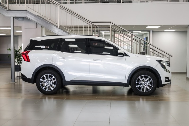 Mahindra XUV700 - Geely Hatfield - Image 3