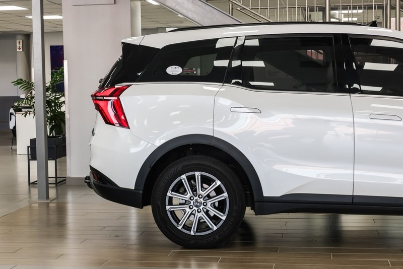 Mahindra XUV700 - Geely Hatfield - Image 6