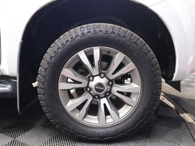 Isuzu D-Max - KING OF CARS - Image 13