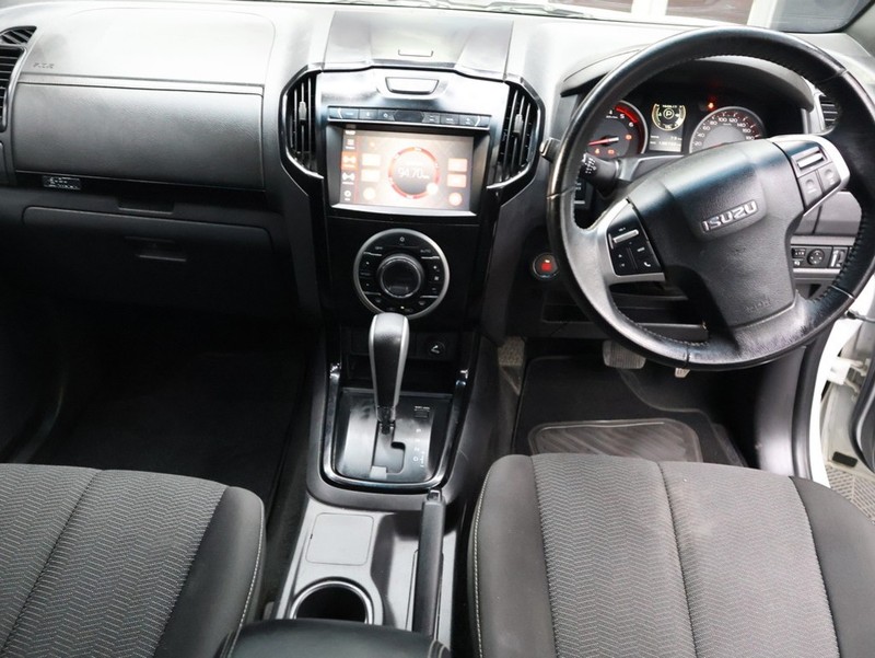 Isuzu D-Max - KING OF CARS - Image 9