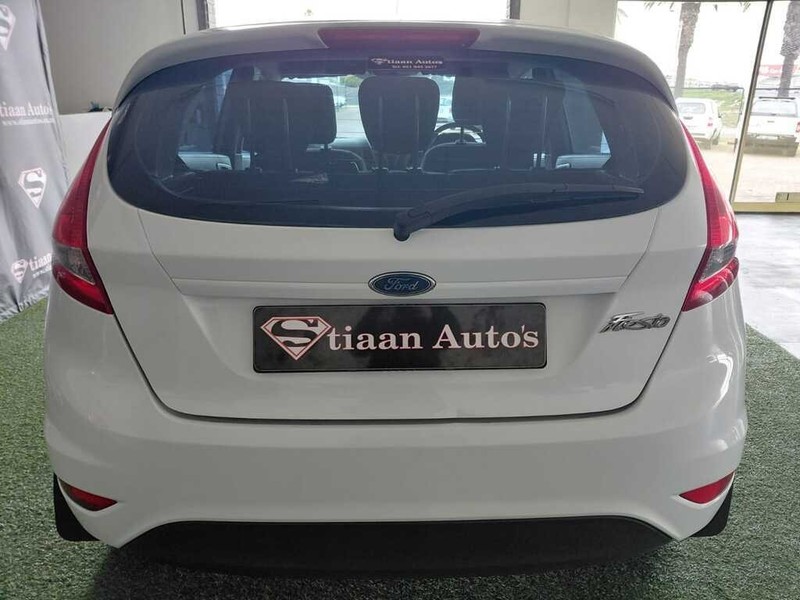 Ford Fiesta - Stiaan Autos (Pty) Ltd - Image 4