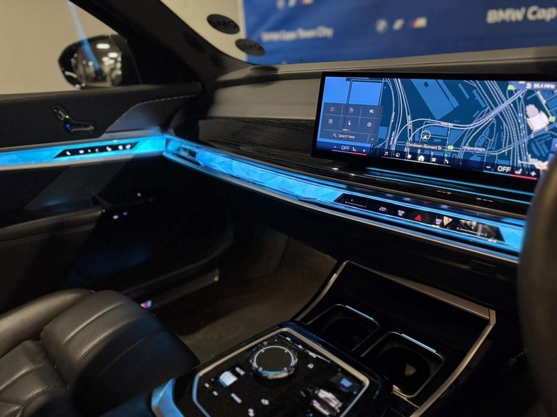 BMW i7 - BMW Cape Town City - Image 13