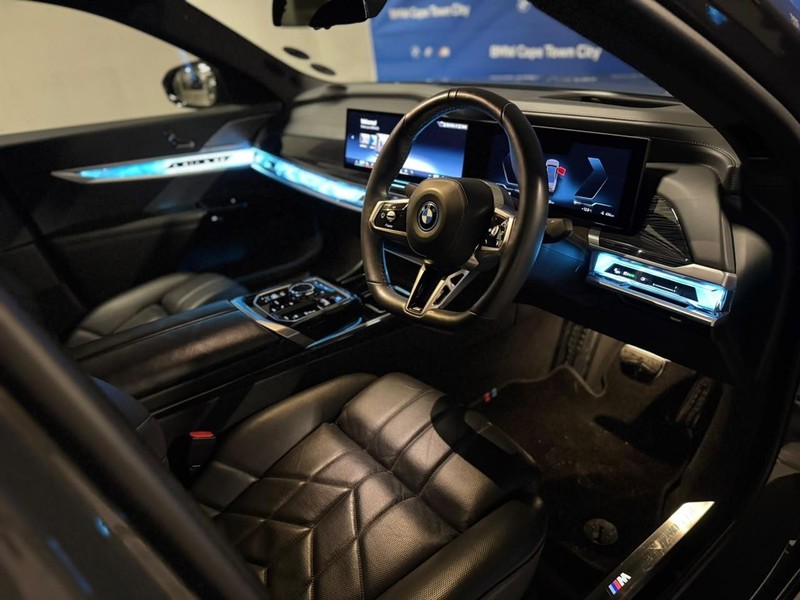 BMW i7 - BMW Cape Town City - Image 11