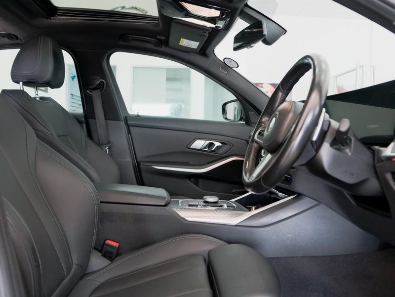 BMW 3 Series - Mazda Fourways - Image 12