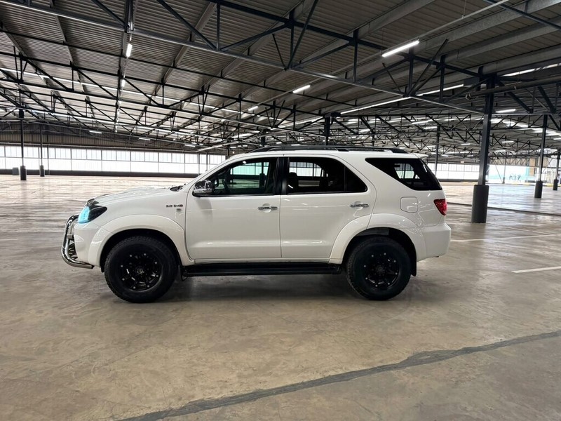 Toyota Fortuner - Bakwena Auto Sales - Image 4