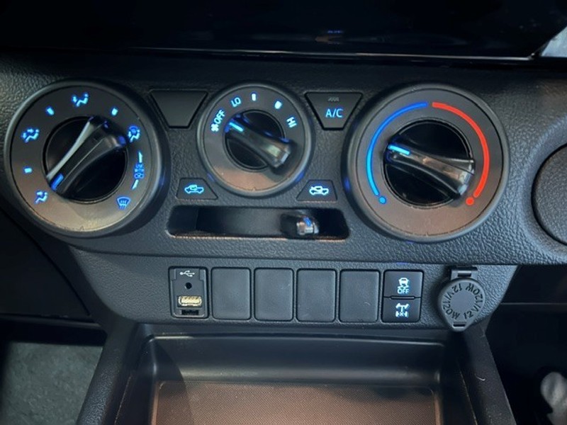 Toyota Hilux - Mazda Pinetown - Image 15