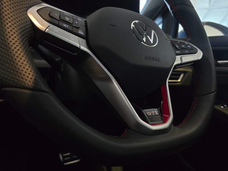 Volkswagen Golf - Hatfield VW Northcliff - Image 21