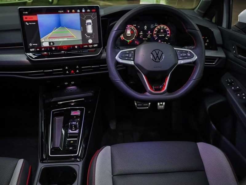Volkswagen Golf - Hatfield VW Bryanston - Image 17
