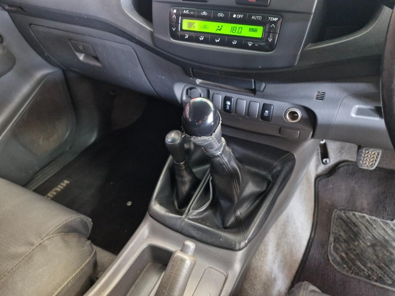 Toyota Hilux - Vaal Toyota Sasolburg - Image 11